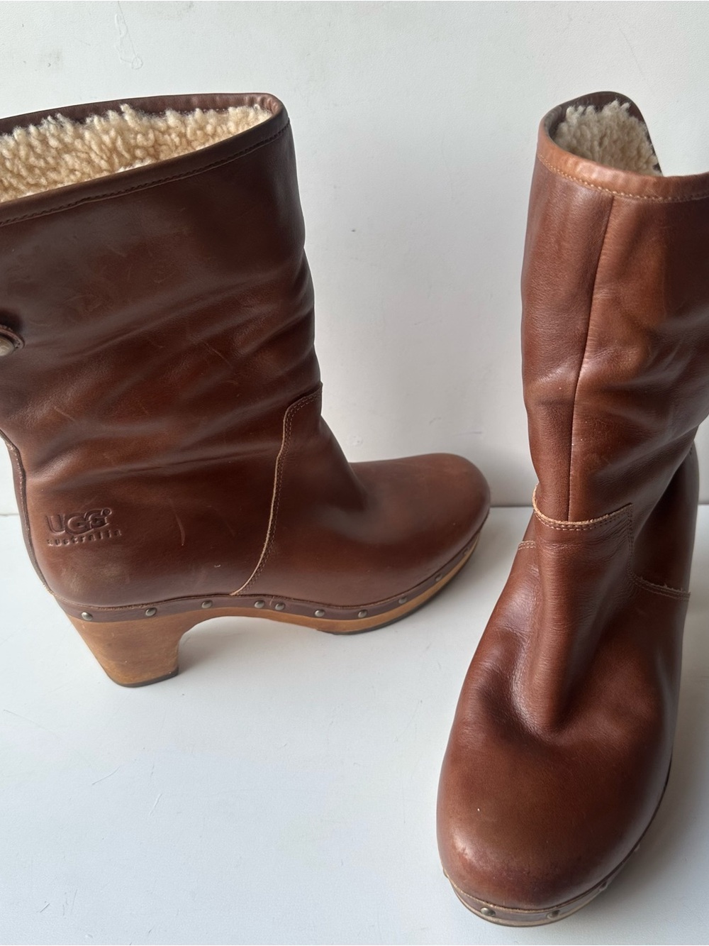 UGG Australia Brown Leather Shearling Lined Clog Boots Wooden Heel Women’s 6